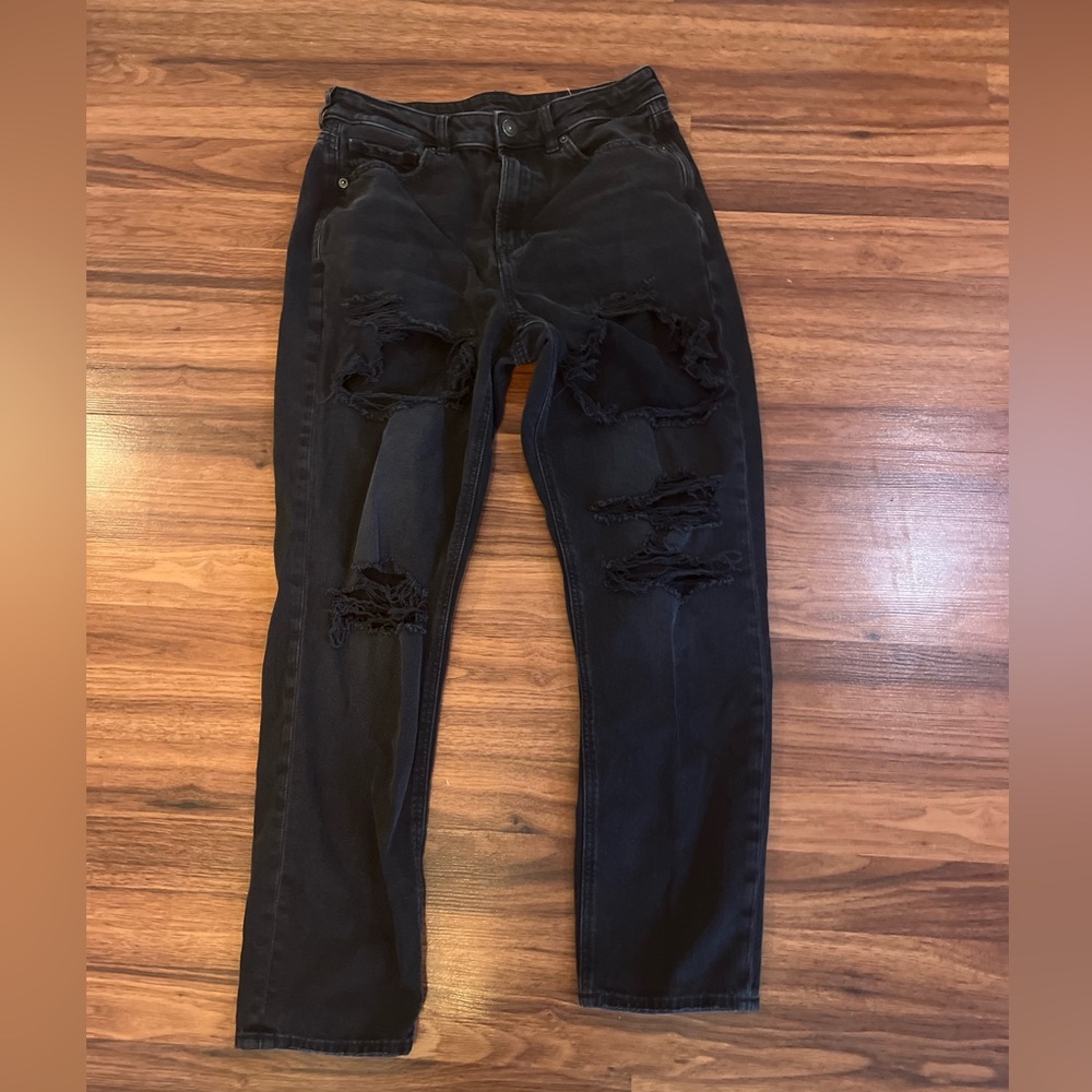 Ae mom jeans in black